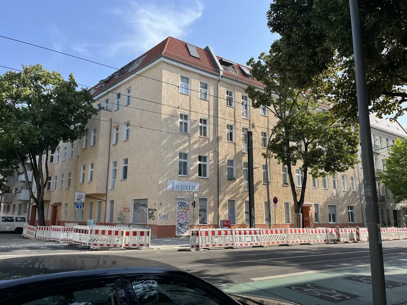 Gut geschnittene und Lichtdurchflutete Wohnung in Berlin, auch als WG geeignet — photo 1